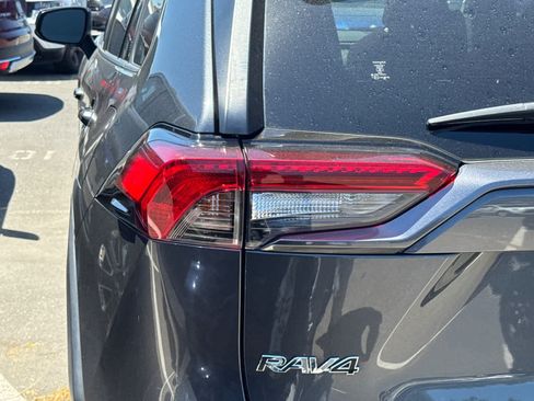 Used 2019 Toyota RAV4 XLE w/ Convenience Package AWD/4WD image 15