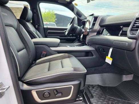 New 2026 RAM 1500 Laramie AWD/4WD image 11