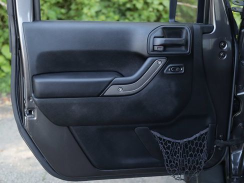 Used 2017 Jeep Wrangler Unlimited Sport w/ Quick Order Package 24S AWD/4WD image 19