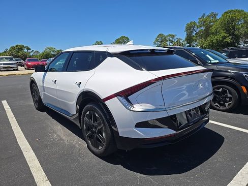 Certified 2025 Kia EV6 Wind RWD image 7
