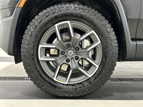 Used 2025 Rivian R1T Adventure AWD/4WD image 9