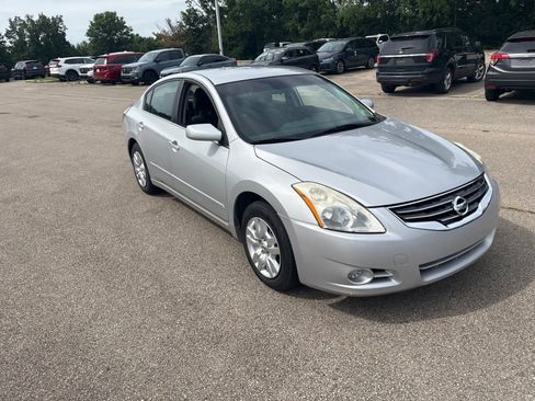 Used 2011 Nissan Altima 2.5 S FWD image 15