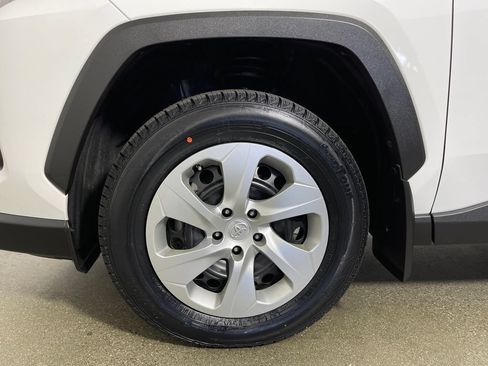 Certified 2021 Toyota RAV4 LE FWD image 11