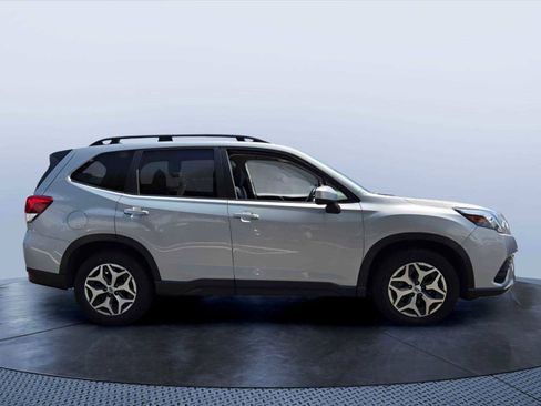 Used 2024 Subaru Forester Premium AWD/4WD image 6