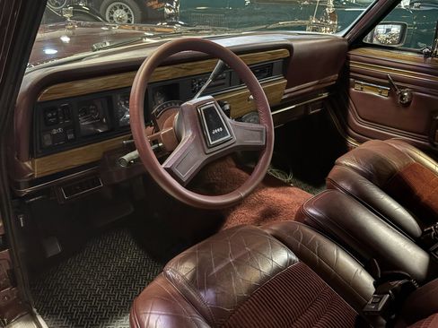 Used 1987 Jeep Grand Wagoneer AWD/4WD image 8