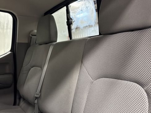 Used 2019 Nissan Frontier SV image 13