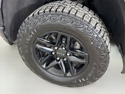 Used 2021 Chevrolet Silverado 1500 LT Trail Boss w/ Convenience Package II AWD/4WD image 32