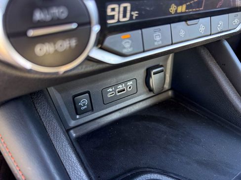 Used 2025 Nissan Sentra SR w/ SR Premium Package image 24