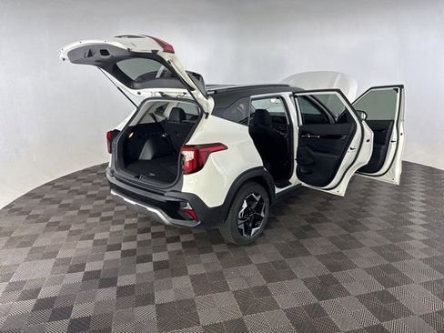 Used 2026 Kia Seltos S AWD/4WD image 17