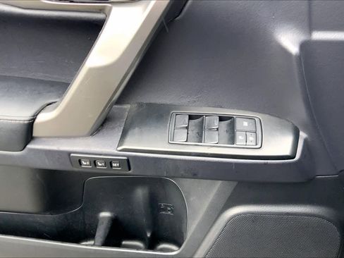 Used 2022 Lexus GX 460 Premium w/ Premium Package image 34