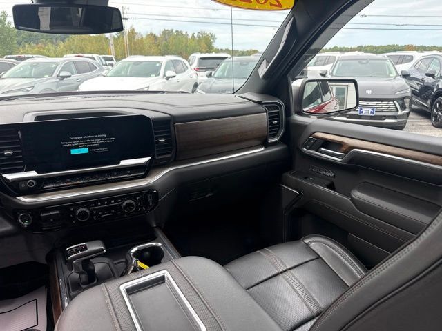 Certified 2022 Chevrolet Silverado 1500 High Country w/ Z71 Off-Road Package AWD/4WD image 28