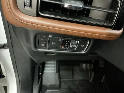 Used 2022 Lincoln Nautilus Reserve w/ Equipment Group 201A image 20