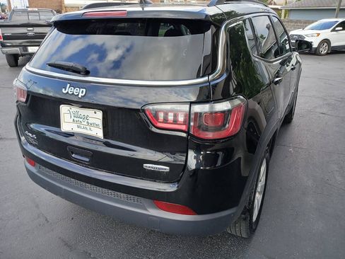 Used 2018 Jeep Compass Latitude w/ Popular Equipment Group AWD/4WD image 11