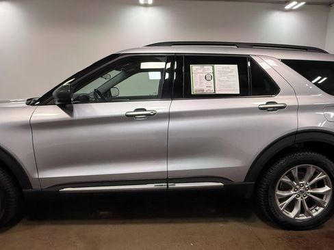 Used 2023 Ford Explorer XLT w/ Equipment Group 202A AWD/4WD image 37