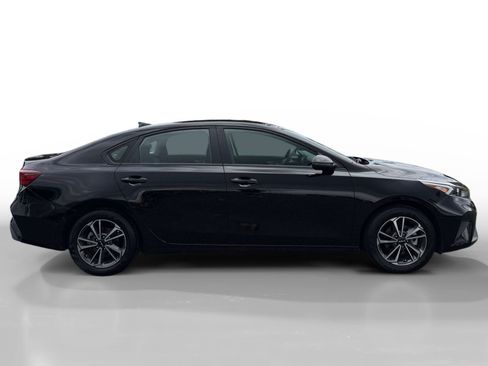 Used 2023 Kia Forte LXS w/ LXS Technology Package image 6