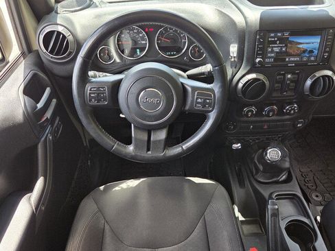 Used 2018 Jeep Wrangler Unlimited Sport AWD/4WD image 11