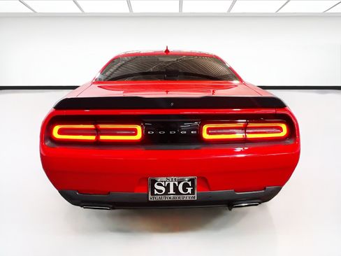 Used 2018 Dodge Challenger SXT Plus RWD image 5