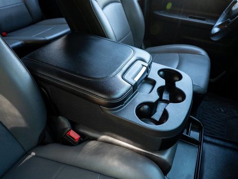 Used 2020 RAM 3500 Tradesman w/ Chrome Appearance Group image 25