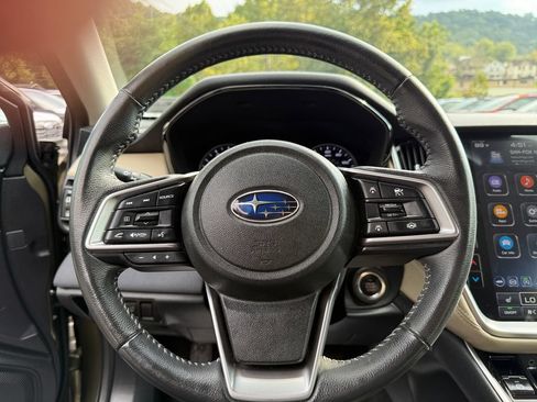 Used 2024 Subaru Outback Premium AWD/4WD image 12