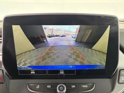 Used 2025 Chevrolet Blazer LT AWD/4WD image 19