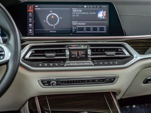 Used 2020 BMW X7 xDrive40i w/ M Sport Package image 30