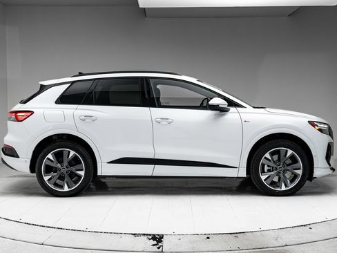 Used 2023 Audi Q4 e-tron Prestige w/ Black Optic Package AWD/4WD image 31
