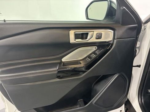 Used 2021 Ford Explorer ST w/ ST Street Pack image 10