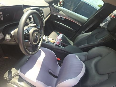 Used 2024 Volvo XC90 T8 Ultimate AWD/4WD image 5