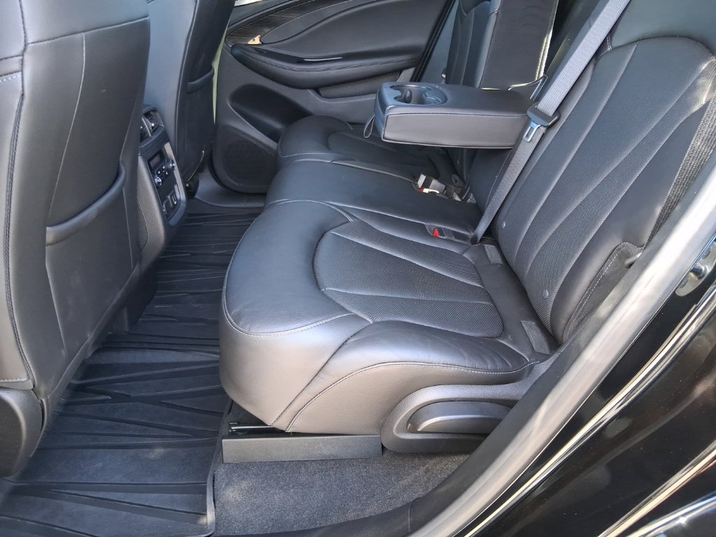 Used 2020 Buick Envision Essence AWD/4WD image 21