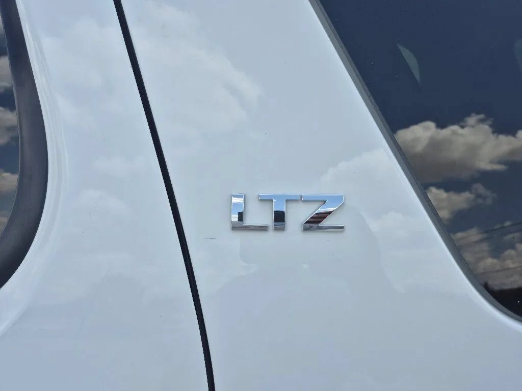 Used 2012 Chevrolet Tahoe LTZ RWD image 10