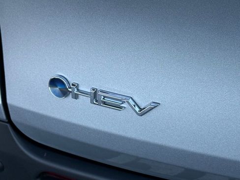 Used 2025 Toyota Sienna XLE w/ XLE Plus Package image 13