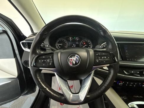 Used 2023 Buick Enclave Essence AWD/4WD image 3