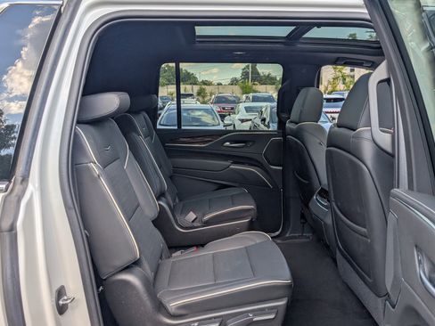 Used 2021 Cadillac Escalade ESV Premium Luxury w/ Performance Package image 11