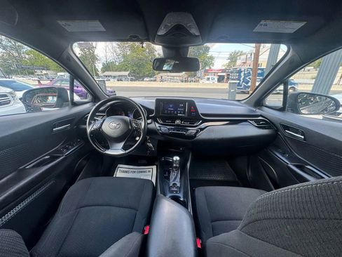 Used 2018 Toyota C-HR XLE image 14