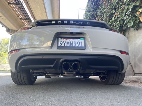 Used 2022 Porsche 718 Cayman S RWD image 11