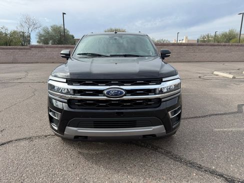 Used 2023 Ford Expedition Max Limited image 2