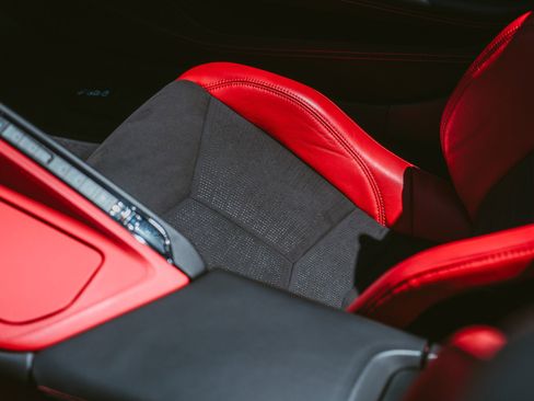 Used 2021 Chevrolet Corvette Stingray Premium Conv w/ Z51 Performance Package RWD image 16