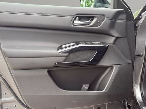 New 2026 Nissan Pathfinder Platinum AWD/4WD image 14