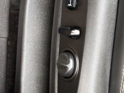 Used 2018 Chevrolet Equinox Premier AWD/4WD image 13