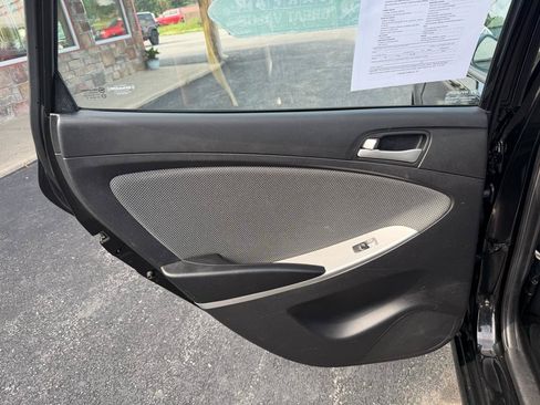 Used 2014 Hyundai Accent GS FWD image 16