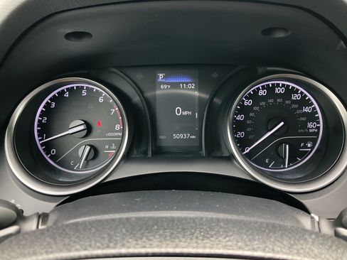 Used 2023 Toyota Camry SE FWD image 12