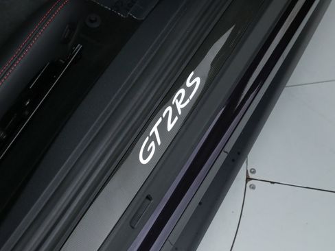 Used 2018 Porsche 911 GT2 RS image 22