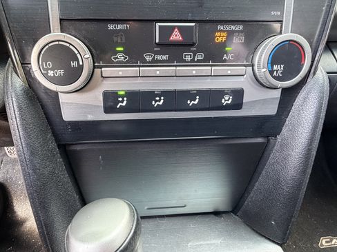 Used 2013 Toyota Camry SE FWD image 24