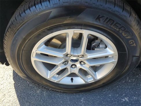 Used 2025 Ford Explorer Active w/ Active Comfort Package image 7