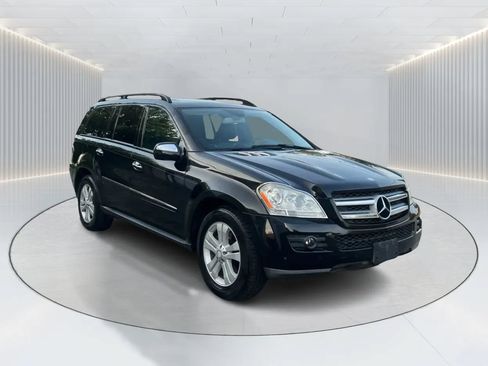 Used 2009 Mercedes-Benz GL 450 4MATIC image 3