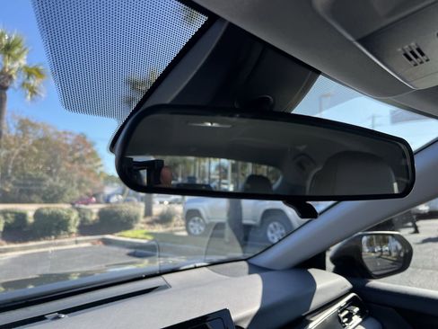 Used 2022 Toyota Camry SE image 27