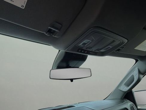 Used 2025 Chevrolet Silverado 1500 Custom image 27