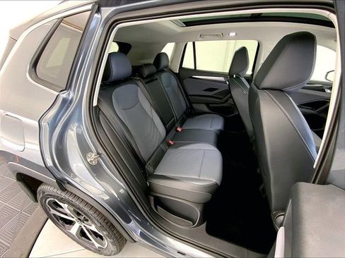 New 2026 Volkswagen Tiguan SE AWD/4WD image 10