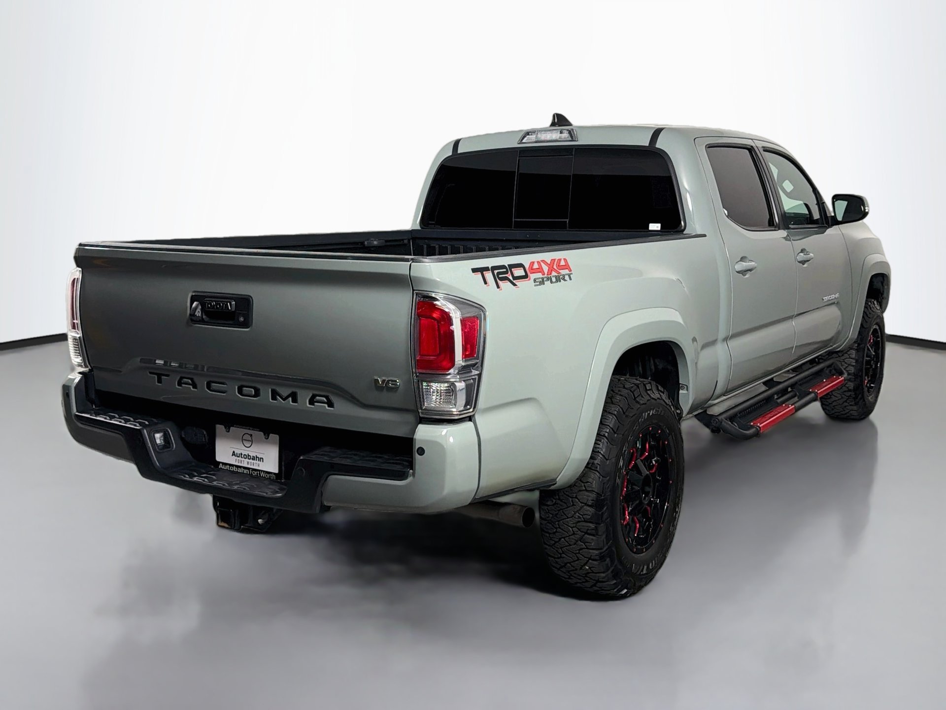 Used 2022 Toyota Tacoma TRD Sport w/ Technology Package AWD/4WD image 6