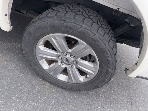 Used 2018 Ford F150 Lariat image 3